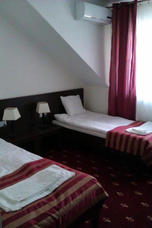 Hotel Platinum Hrubieszow Dış mekan fotoğraf