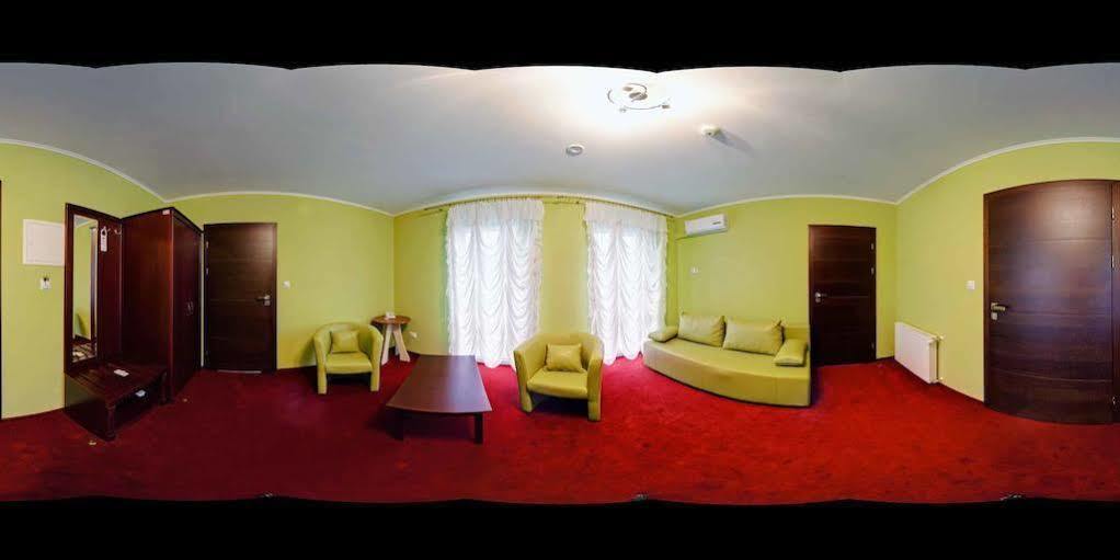 Hotel Platinum Hrubieszow Dış mekan fotoğraf