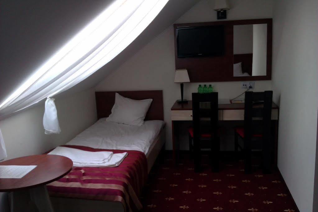 Hotel Platinum Hrubieszow Dış mekan fotoğraf