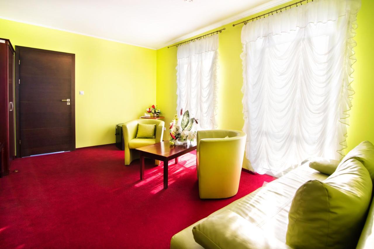Hotel Platinum Hrubieszow Dış mekan fotoğraf